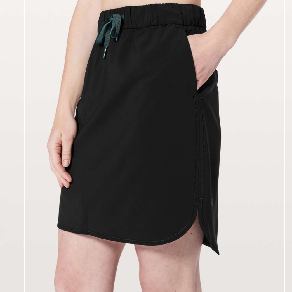 NWT On The Fly Skirt